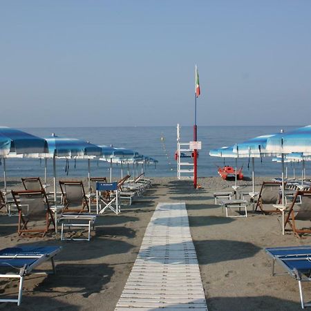 Apartments Arcobaleno Дейва Марина Екстериор снимка